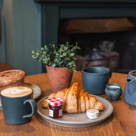 The Lazy Goose - Coffee House & Bedrooms Claypits Ruang foto